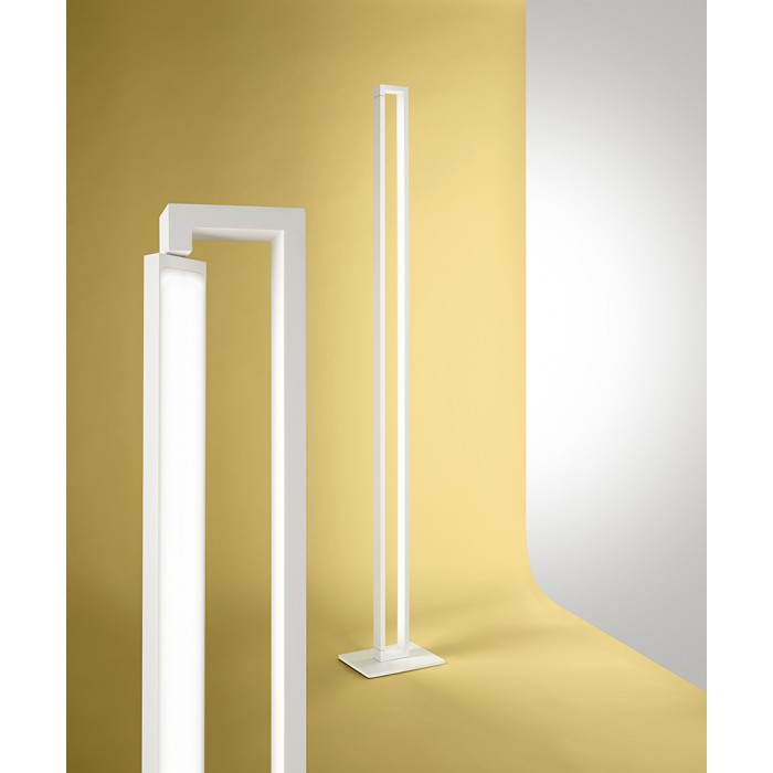 Piantana in metallo verniciato a polvere colore bianco...