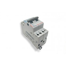 Commutatore elettrico con zero centrale 32a 2 moduli 230/400v bticino