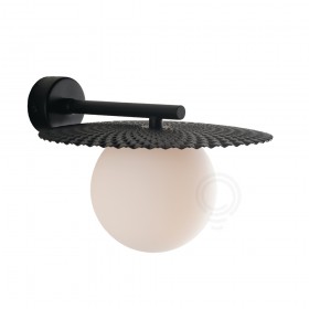 Matt black metal model wall light with acid-etched opal white glass diffuser 1xg9 25,5x16,5x22cm