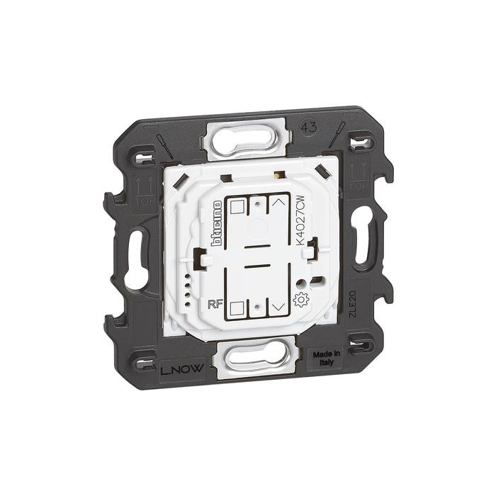Wireless shutter control with several connected shutter...
