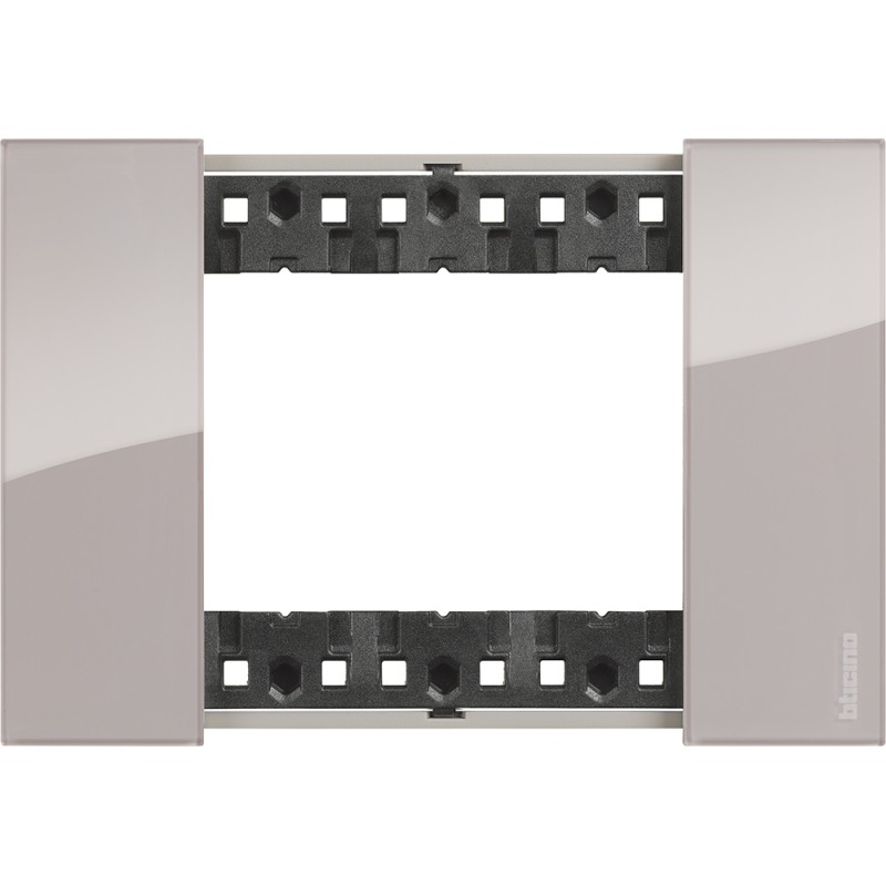 Placca 3 moduli living now aura materiale plastica bimaterica