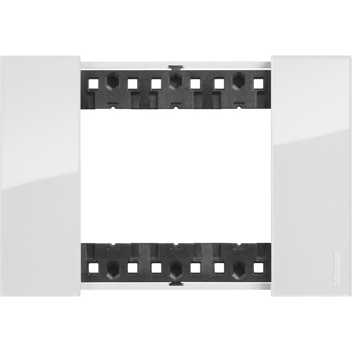 Placca 3 moduli living now ghiaccio materiale plastica bimaterica