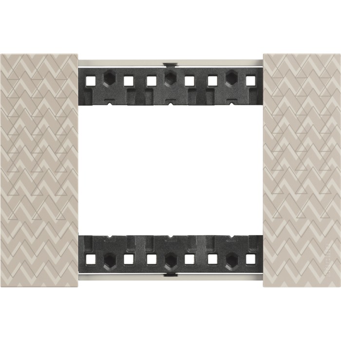 Placca 3 moduli living now optic materiale plastica effetto pixel