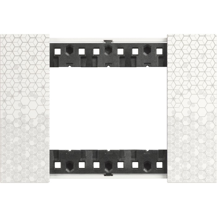 Placca 3 moduli living now pixel materiale plastica effetto pixel