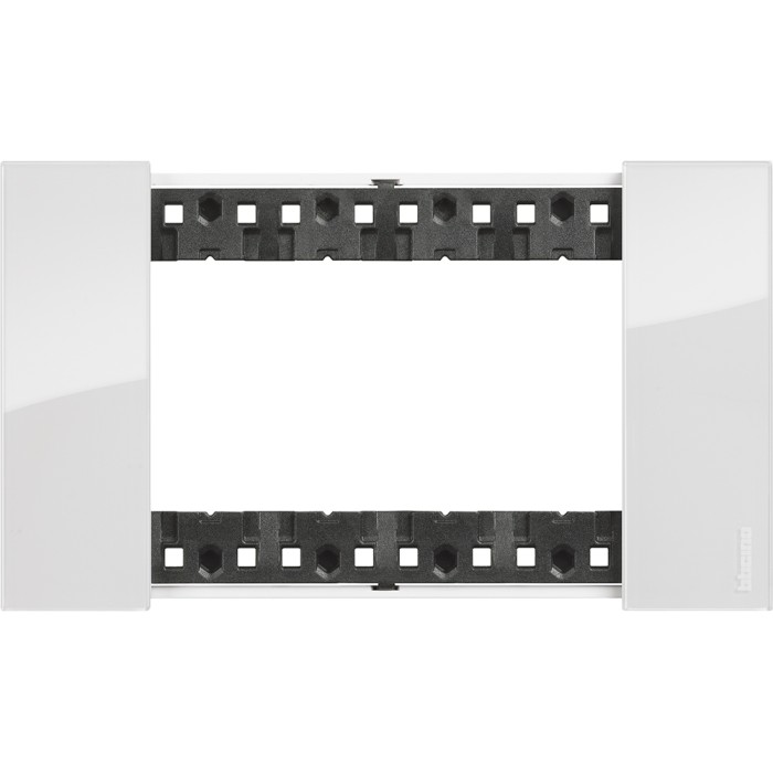 Placca 4 moduli living now ghiaccio materiale plastica bimaterica 