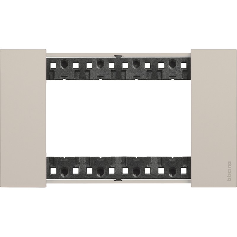 Placca 4 moduli living now sabbia materiale plastica 