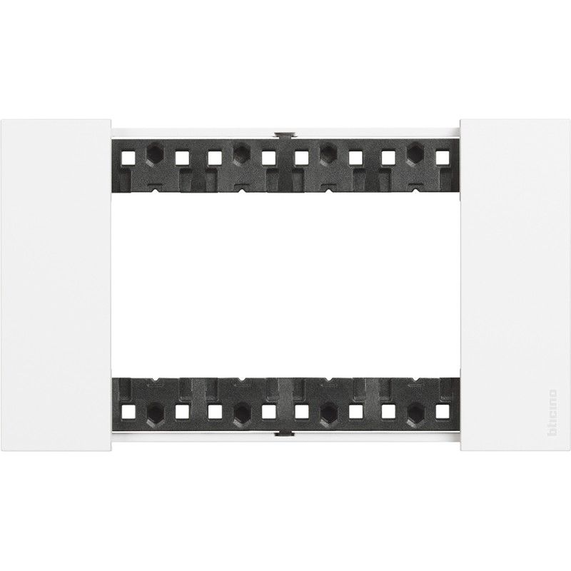 Placca 4 moduli living now bianco materiale plastica 