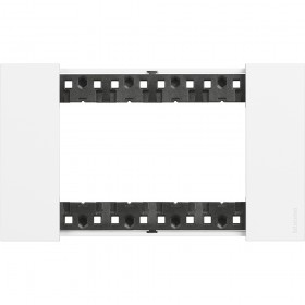 Placca 4 moduli living now bianco materiale plastica 