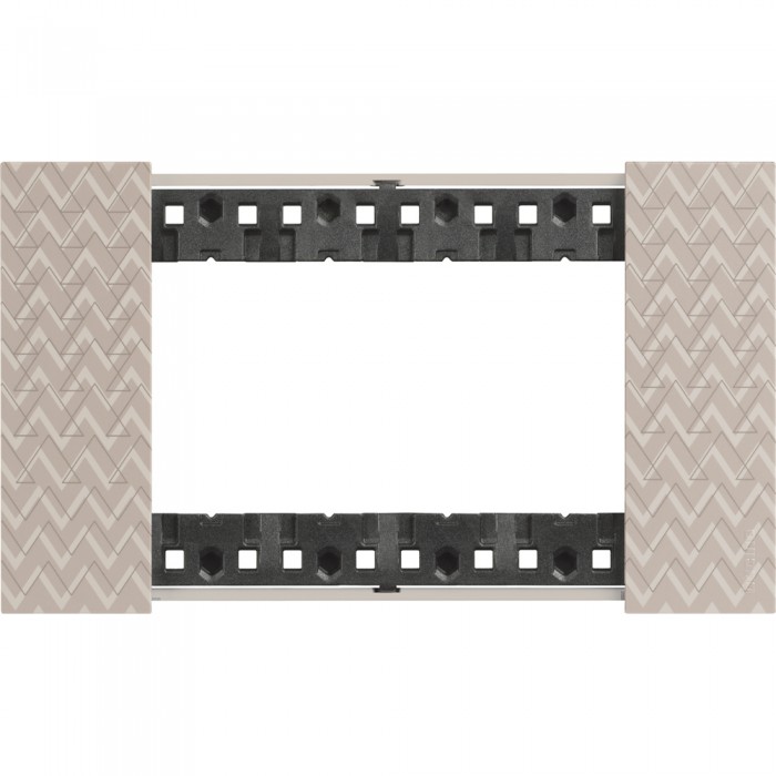 Placca 4 moduli living now optic materiale plastica effetto pixel