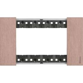 Placca 4 moduli living now rame materiale zama
