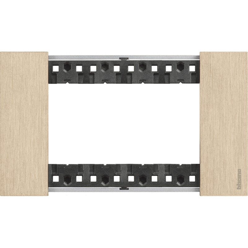 Placca 4 moduli living now oro materiale zama