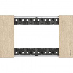 Placca 4 moduli living now oro materiale zama