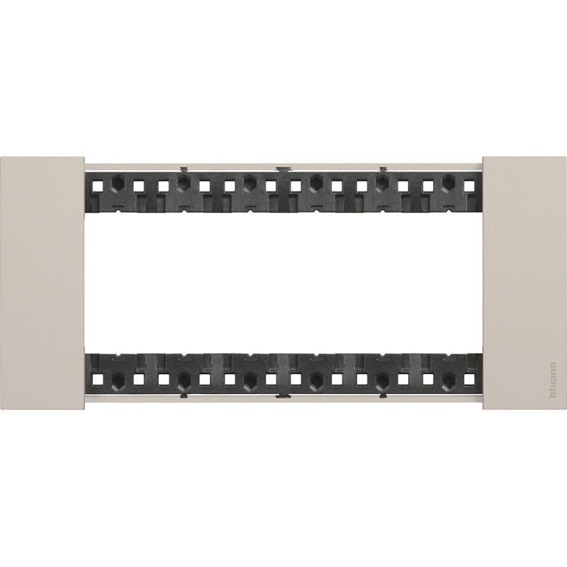 Placca 6 moduli living now sabbia materiale plastica