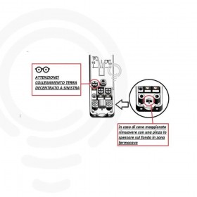 Spina ultra-piatta nera a standard italiano 90° 10A 2P+T 250V 