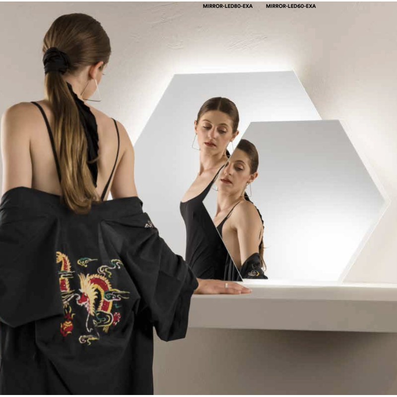 Specchio EXA Esagonale 60 cm con Illuminazione LED, Bordo Satinato CCT 2 Temperature e Pellicola Ant